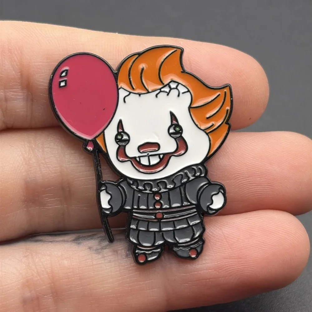Cartoon Pennywise The Dancing Clown IT Stephen King Lapel Hat Pin